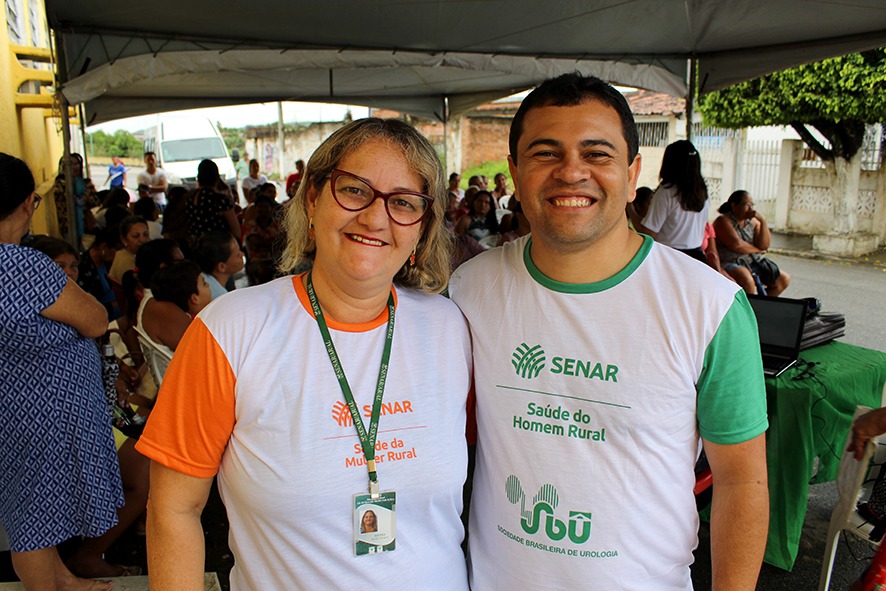 Andrea Almeida ao lado do secretário Wilson Macena